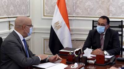 مدبولي يناقش مع وزير الإسكان المخطط المقترح لمشروع "باب مصر"