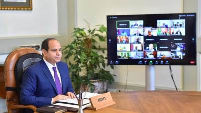 السيسي يطالب المصريين بممارسة الرياضة: وزننا زاد شوية خلال «كورونا»