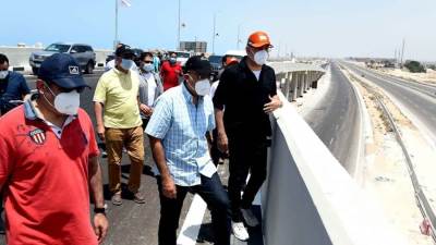 رئيس الوزراء يشهد تشغيل الطريق الساحلي الجديد بطول 50 كيلومتراً