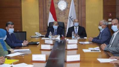 وزيرا النقل والتنمية المحلية يتابعان أعمال رصف وتطوير ورفع كفاءة الطرق بـ12 محافظة