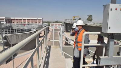محافظ أسيوط يتفقد محطة المعالجة الثلاثية للصرف الصحي بشطب تمهيدا لتشغيلها (صور)
