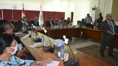 جهاز العاشر من رمضان يبحث الاستفادة من مياه الصرف بإنشاء محطة معالجة ثلاثية (صور)