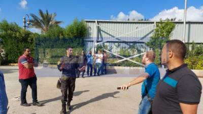 معدات مجهولة تقتحم نادي وفندق لاجون بالإسكندرية وتهدم مبانية (صور وفيديو)