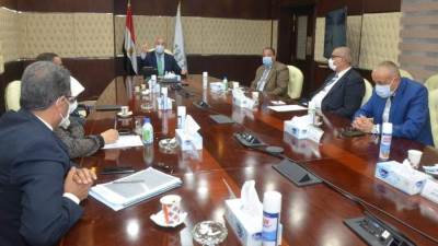 وزير الإسكان يتابع تطبيق قانون التصالح في المدن الجديدة