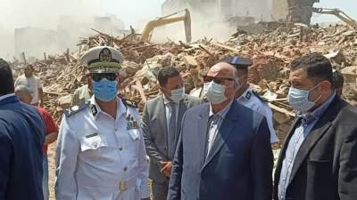 محافظ القاهرة يتفقد أعمال إزالة منطقة سيدي فرج العشوائية بحي روض الفرج  