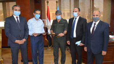 محافظ الغربية يشهد توقيع عقود تنفيذ مشروعات الرصف بالمحلة وزفتي وسمنود