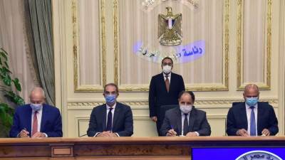 رئيس الوزراء يشهد توقيع بروتوكول تعاون لتبسيط إجراءات الإفراج الجمركي عن البضائع بالموانئ