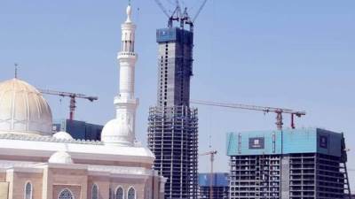 رئيس الوزراء يشهد صب الدور 45  Lمن "البرج الأيقوني" بالعاصمة الإدارية