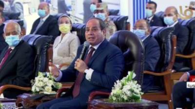 السيسي: «إحنا بنحرم نفسنا من اللقمة عشان نبني بلدنا»