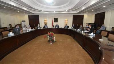 وزير الإسكان يطالب بسرعة توصيل المرافق وتسليم أراضي مشروع «بيت الوطن»