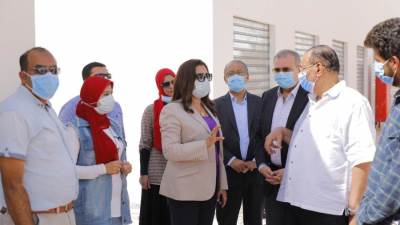 محافظ دمياط تبحث بناء مشروع سكني حضاري متكامل