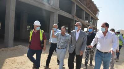 محافظ القليوبية يتفقد عددا من المشروعات بالمحافظة لدفع الأعمال بها