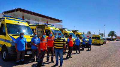 استعدادًا للشتاء.. اصطفاف للسيارات والمعدات وعربات الإسعاف بـ«قنا الجديدة» (صور)