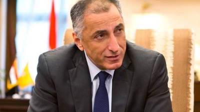 طارق عامر: البنك المركزي ملتزم بشكل كامل بحقوق العاملين في بلوم مصر