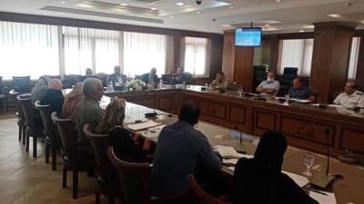 نائب محافظ الجيزة يعقد اجتماعا مع لجنة مراجعة التراخيص