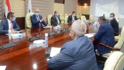 وزير الإسكان ومحافظ مطروح يتابعان خطوات بدء تنفيذ المشروعات المختلفة بمدينة رأس الحكمة الجديدة