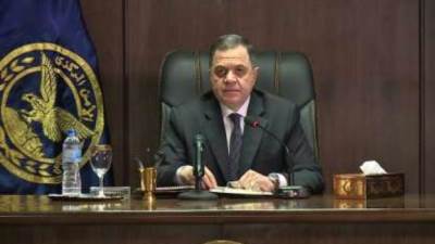 «الداخلية» تكشف الحقيقة حول إشكالية الملصق الالكتروني للمركبات