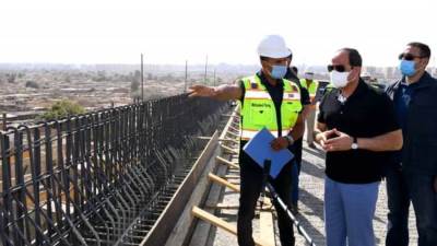 السيسي يتفقد مشروعات تطوير الطرق بالقاهرة الكبري 