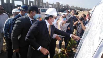 وزير التعليم العالي يتفقد جامعة المنصورة الجديدة 