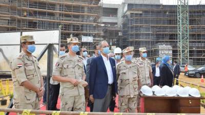 وزير الاتصالات يتفقد مدينة المعرفة بالعاصمة الإدارية الجديدة 