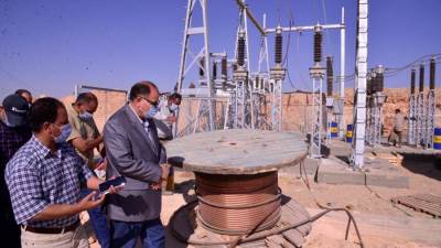 بدء تنفيذ محطتي مياه الشرب والكهرباء بمدينة غرب أسيوط (صور وفيديو)