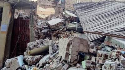 انهيار عقار بأسيوط دون إصابات.. والمحافظ يكلف بتشكيل لجنة هندسية ..صور