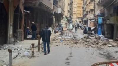 سقوط أجزاء من عقار بشارع الملازم بسيونى شرق الإسكندرية
