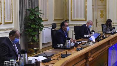 رئيس الوزراء يتابع مشروع إنشاء مجمع الخدمات الحكومية بكل محافظة تنفيذاً لتكليفات الرئيس