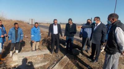 رئيس «النوبارية الجديدة» يتفقد أعمال صيانة وتطهير خط صرف المدينة (صور)