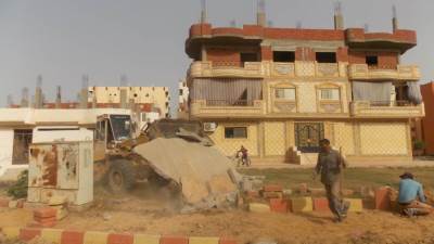 رئيس «النوبارية الجديدة» يتفقد أعمال إعادة الشىء لأصله بالحي السكني الثاني (صور)