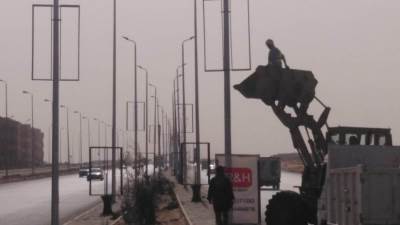 «القاهرة الجديدة» يشن حملة لإزالة مخالفات محور محمد نجيب بالتجمع الثالث (صور)