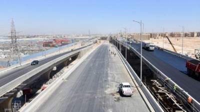 مسئولو الإسكان يتفقدون مشروعات الطرق والمرافق والممشى النموذجى في «الشروق»