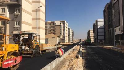 النجار : بدء أعمال رصف طريق شمال المطار بالتوازي مع أعمال رصف مشروع سكن مصر وطرق ابني بيتك ٦ 