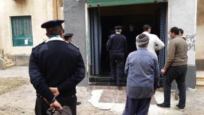 غلق وتشميع وسحب المحلات المخالفة وغير المرخصة في «دمياط الجديدة» (صور)