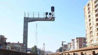 وزير النقل يزف البشرى لأهالي أبوحماد: (سيمافور) محطة السكة الحديد دخل الخدمة (صور)