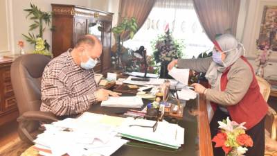 محافظ أسيوط يعتمد بعض قرارات التصالح ويناشد المواطنين تقديم الطلبات قبل 31 مارس