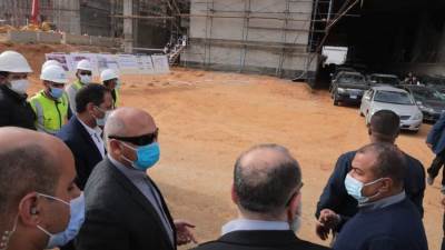 وزير النقل يتفقد مشروع القطار الكهربائي ويتابع إنشاء المحطات والأنفاق والكباري