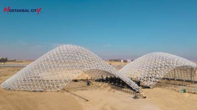 المستقبل للتنمية العمرانية تستكمل اللمسات الأخيرة للبوابة الرئيسية للمدينة 