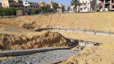 «القاهرة الجديدة»: تنفيذ 16 بيارة شحن جوفي بالطرق الرئيسية لاستيعاب «المطر الزائد»