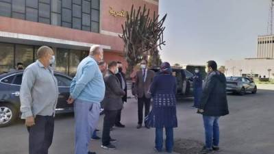 مسئولو وزارة الإسكان يتفقدون محطة تنقية مياه الشرب بمنطقة الأميرية