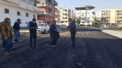 رئيس جهاز مدينة دمياط الجديدة  يتابع أعمال رفع كفاءة الطرق بالحى الأول بالمدينة