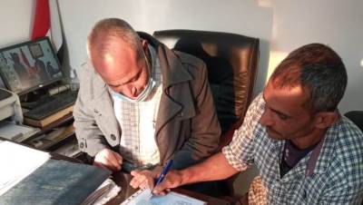 «العاصمة الإدارية» تسلم محلين بنشاطي مخبز بلدي وسوبر ماركت لمشتريهما (صور)