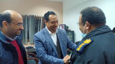 رئيس «حدائق أكتوبر» يهنئ ضباط وأفراد الشرطة بالمدينة بعيدهم الـ69 (صور)