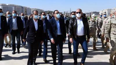 رئيس الوزراء يوجه بإسراع وتيرة العمل وتكثيف العمالة في مشروعات العاصمة الإدارية