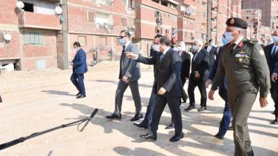 رئيس الجمهورية والوزراء  يتفقدون منطقة عزبة الهجانة 