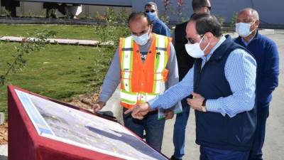 السيسي يتفقد مشروع تطوير محور مسطرد ويوجه بتحقيق أكبر توسعة للحارات المرورية (صور)