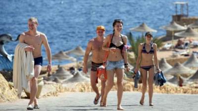 السيسي يوجه بصرف مرتبات العاملين بقطاع السياحة المتضررين من كورونا