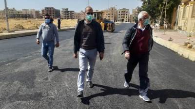 مسئولو "الإسكان" يتابعون سير العمل  بمحور الشهيد "خالد مغربى"  ومشروعات التطوير بمدينة الشروق