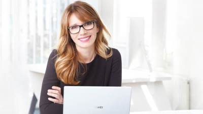 «هواوي» تطلق برنامج «مطوّرات» لتمكين السيدات من إنشاء التطبيقات