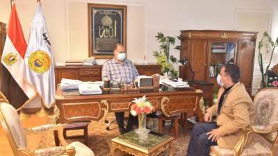 محافظ أسيوط يلتقى رئيس جهاز مدينة ناصر الجديدة لمتابعة الموقف التنفيذى لمشروعات المرافق